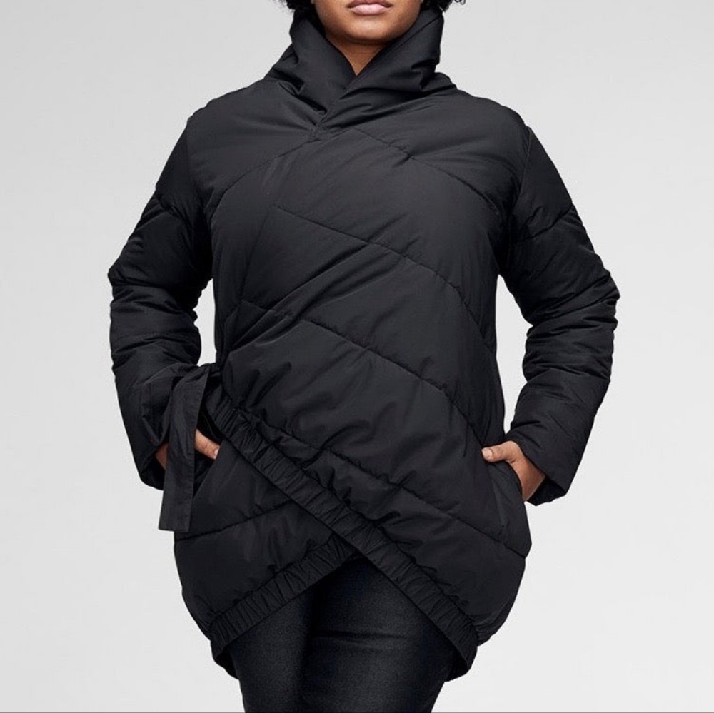 Universal Standard Black Kanda Puffer NWOT S (14-16)